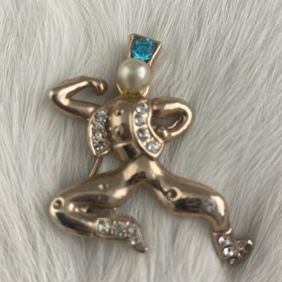 Vintage Jewelry - Vintage Trifari Sterling Sasha Male Russian
Cossack Dancer w/ Crown Brooch 1940s